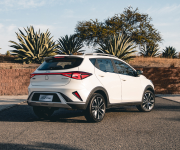 De la oficina a la ruta: Conoce nuestros SUVs JAC y encuentra el compañero ideal para el verano